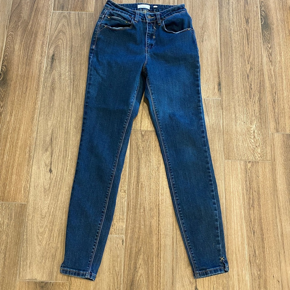 a loves a Dark Wash Skinny Jeans Size